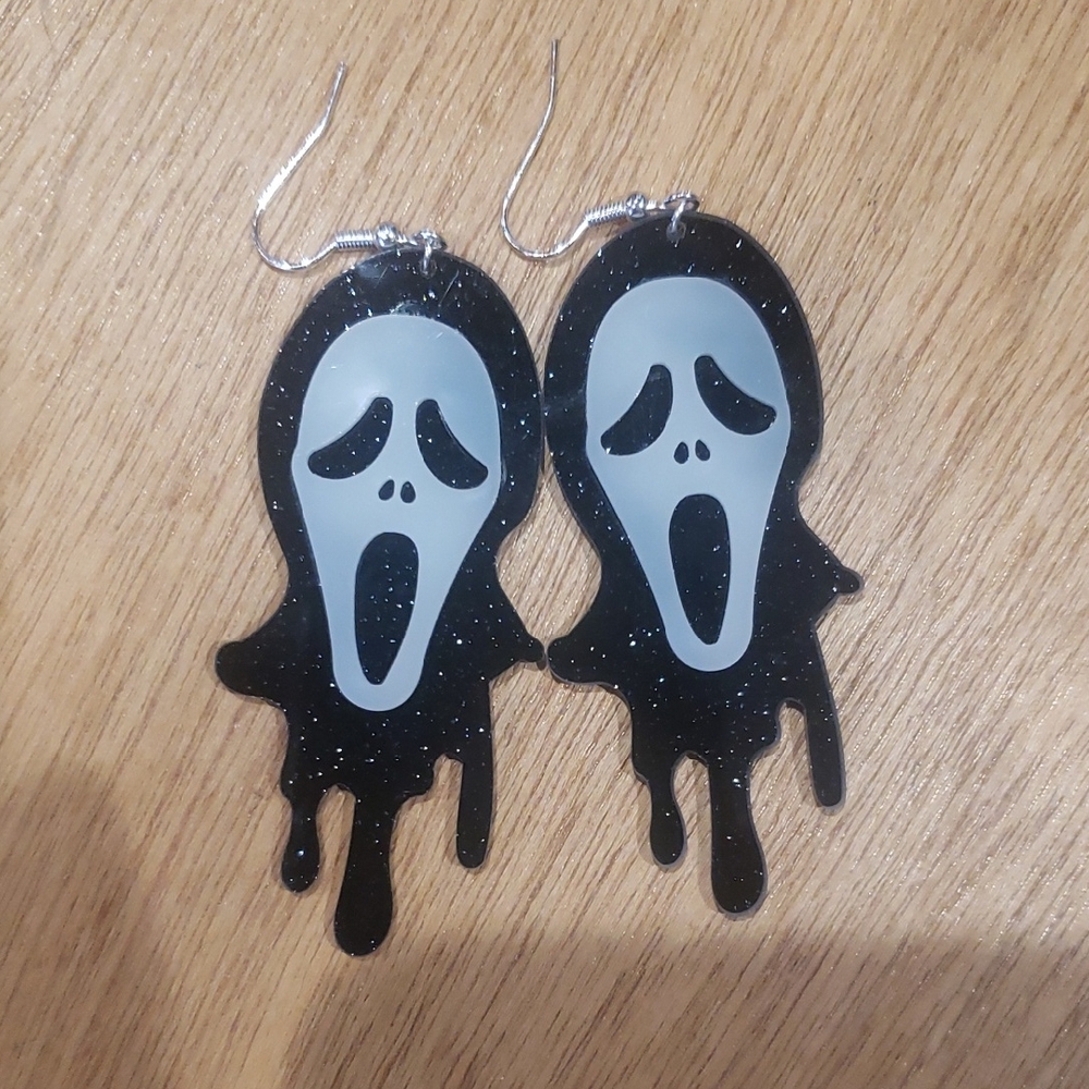 Halloween Glow in the Dark Dripping Scream Ghost skull Face Earrings nwot